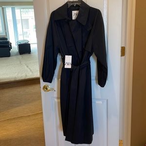 Zara trenchcoat brand new label to size small